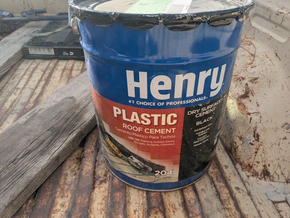 5 gallon roofing tar seal shingles roof tin metal