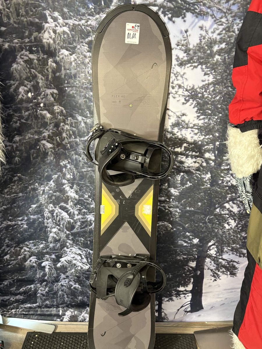 Head Flex 4D 140cm Snowboard - Used