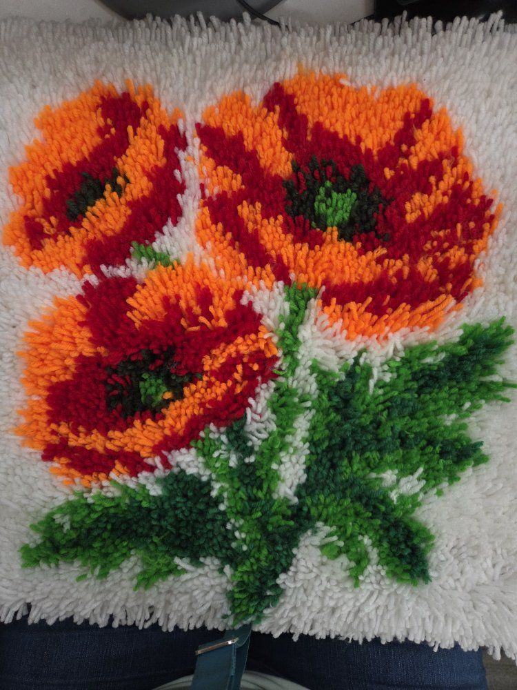 Handmade Latch Hook Floral Decorative Pillow Cover with Zipper Closure