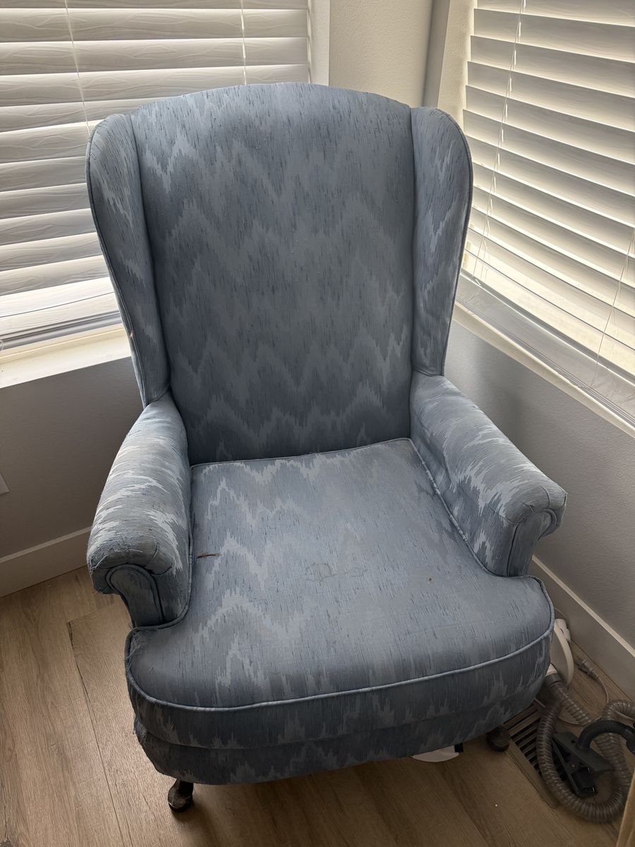 Living Room Chairs And Ottoman