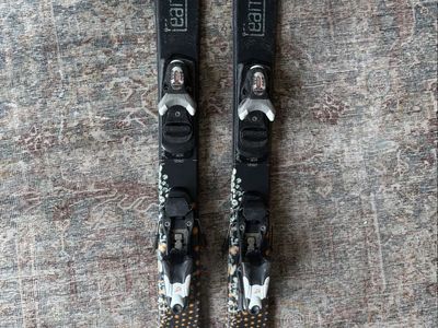 Dynastar Kids Skis 125cm w/ Bindings – Great Condition