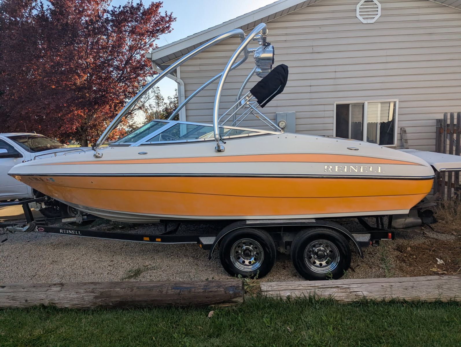 2006 Reinell 20' – ONLY 434.7 HOURS! – READY FOR THE WATER!