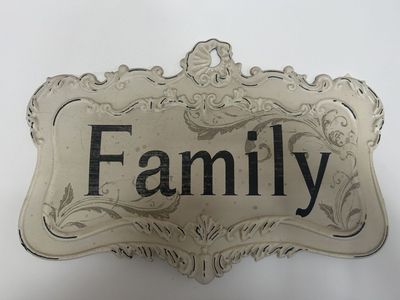 Distressed Farmhouse “Family” Wall Décor Sign – Shabby Chic / French Country