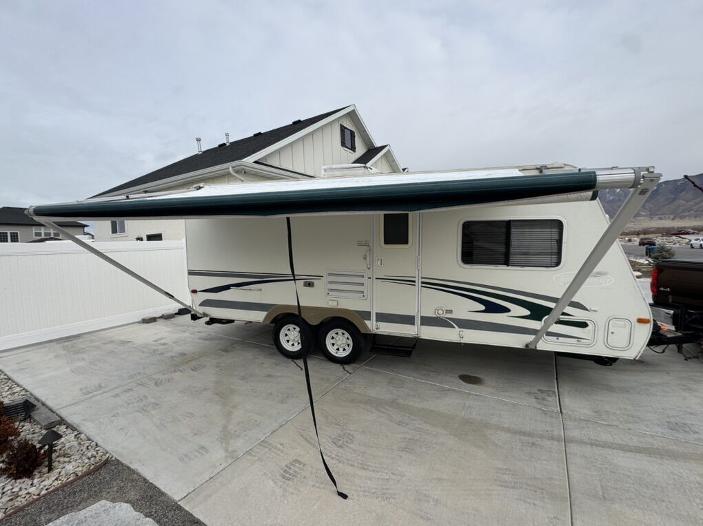 Rare Mint Rvision Trailcruiser 22F Ultralite