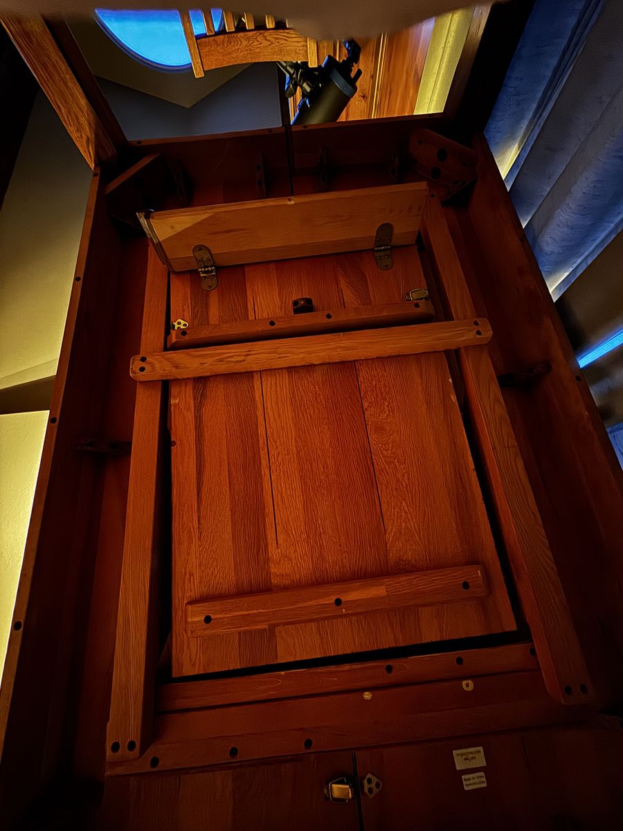 Main image 9