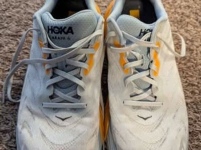 Men's Hoka Arahi 6 runners trainers shoes size 13