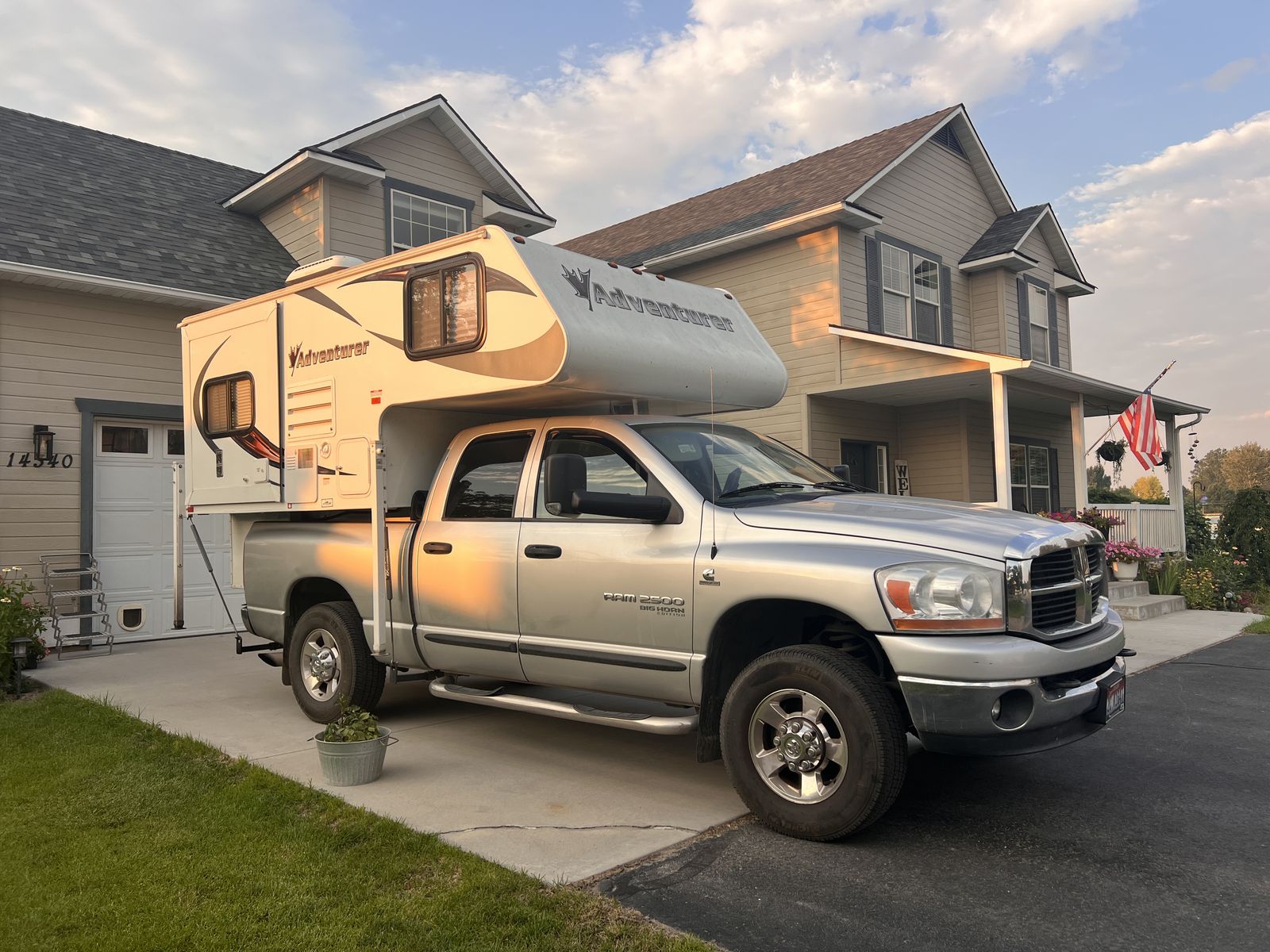 2017 Adventure 80GS 4 season camper excellent condition