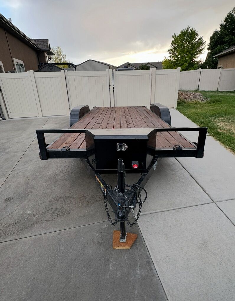 17' Flatbed Car Hauler For Rent