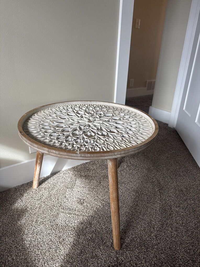 Small Intricate End Table / Coffee Table