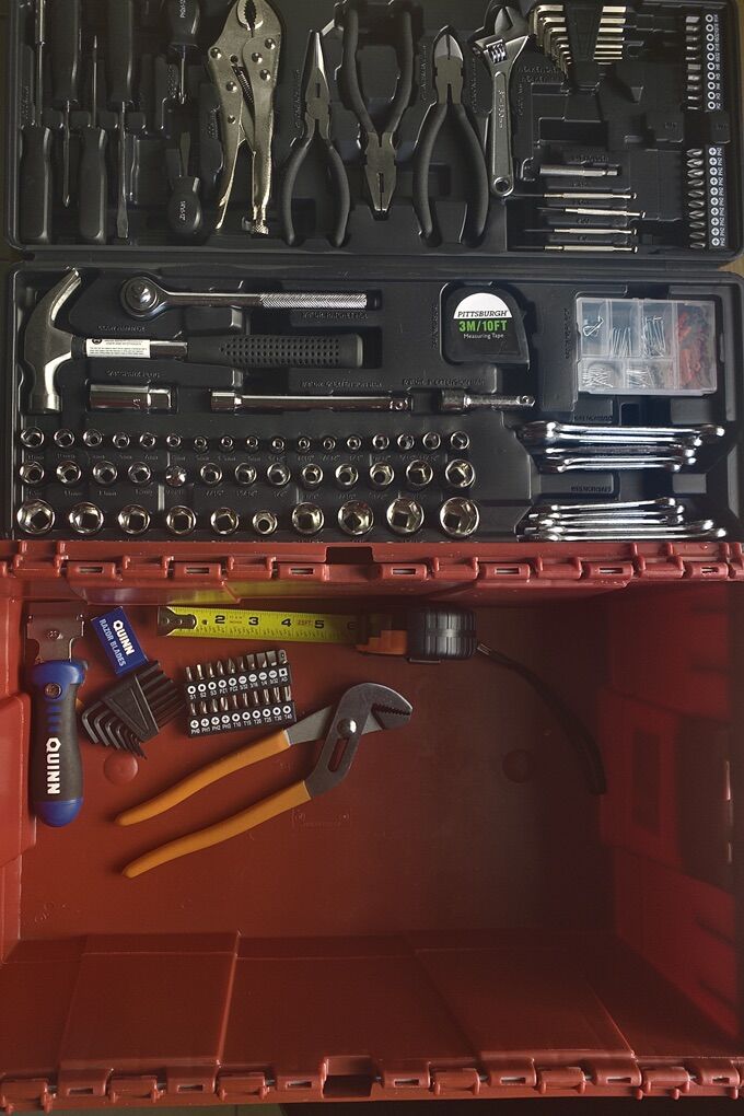 Small Bundle Of Tools W/ Tote