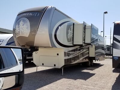 40 ft Thor Redwood 5th Wheel 2015