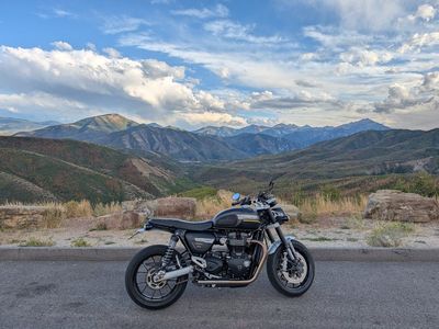 2022 Triumph Speed Twin 1200 ($19k+ British Customs)
