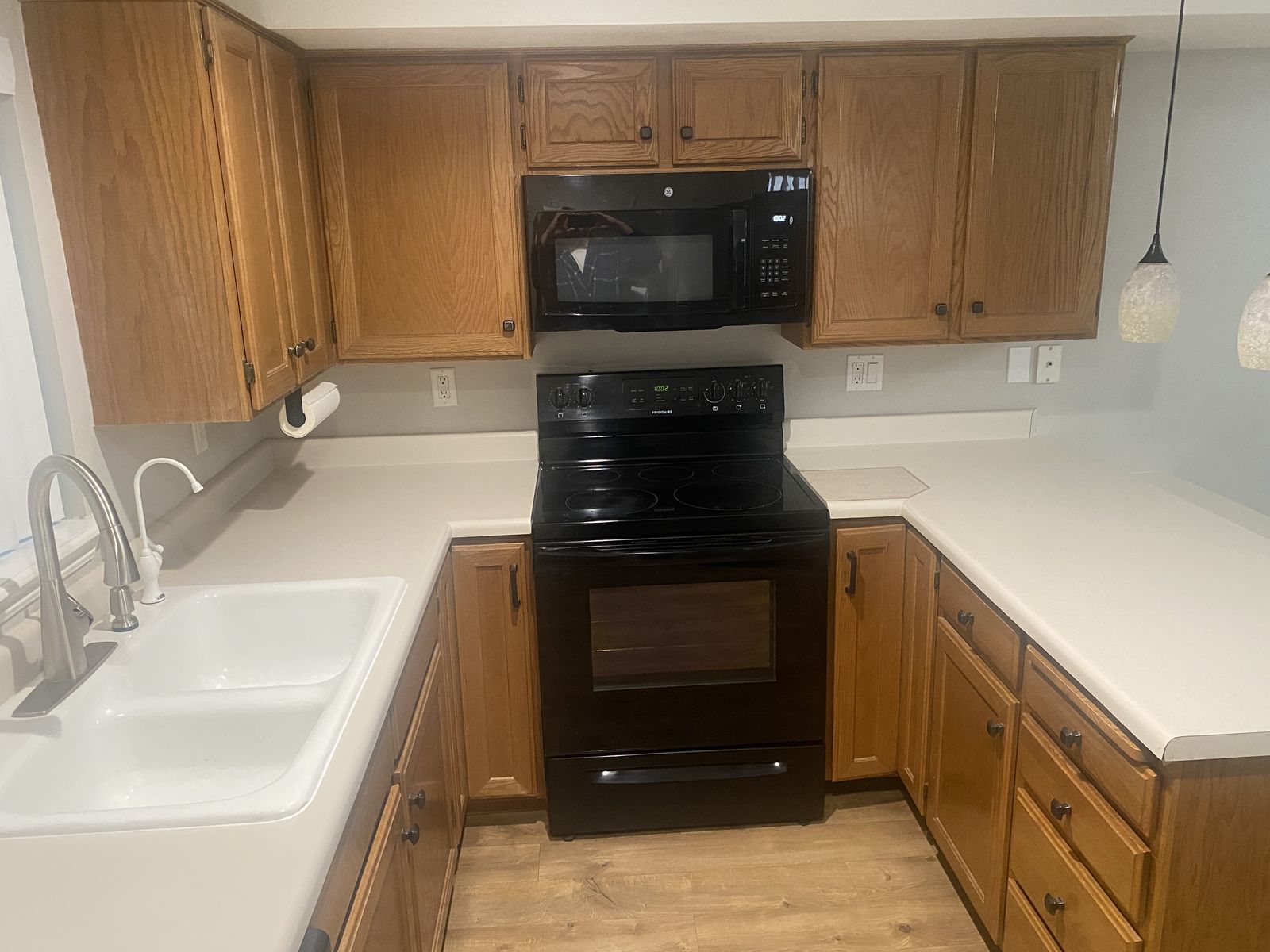 Main image 6