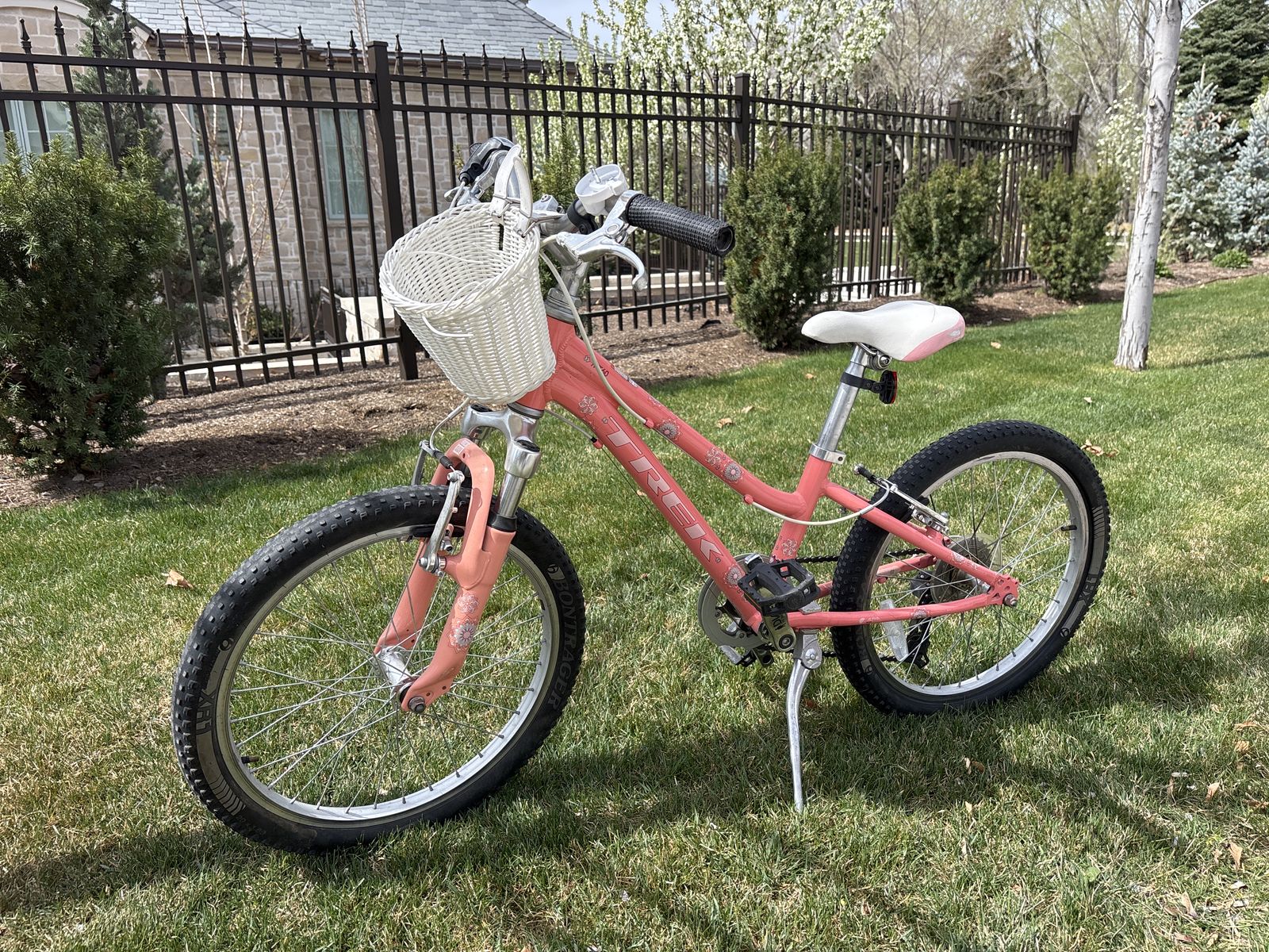 Trek MT60 Kids Girls Mountain Bike