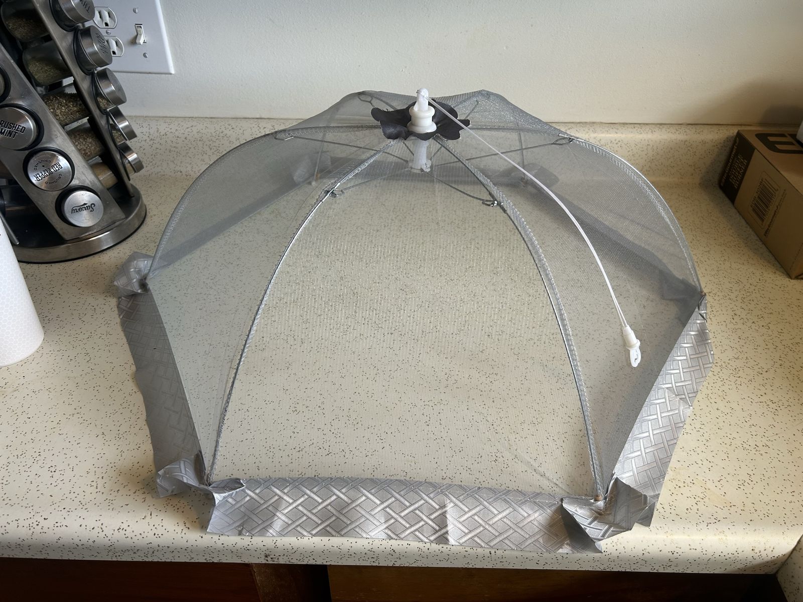 Camping/Picnic Pop-Up Mesh Food Net to Protect Food from Pests