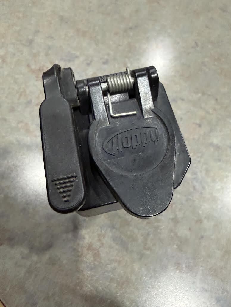 6-way and 4-way Wiring Harness Socket