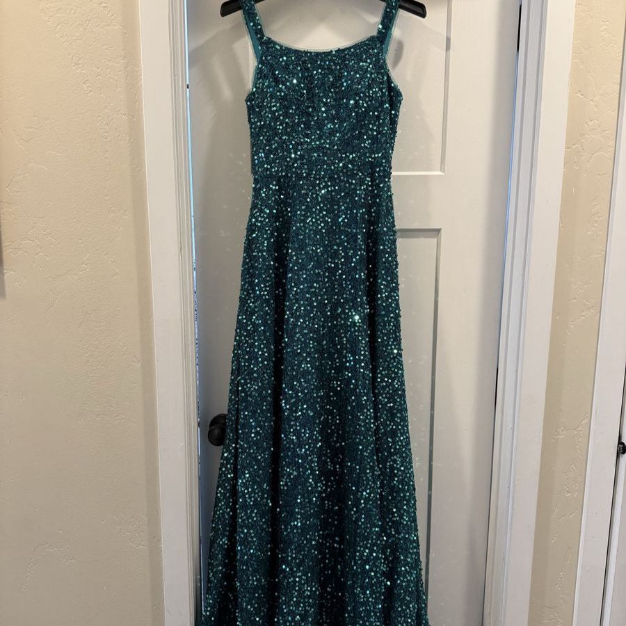 New Formal Sequin Dress – Never Worn