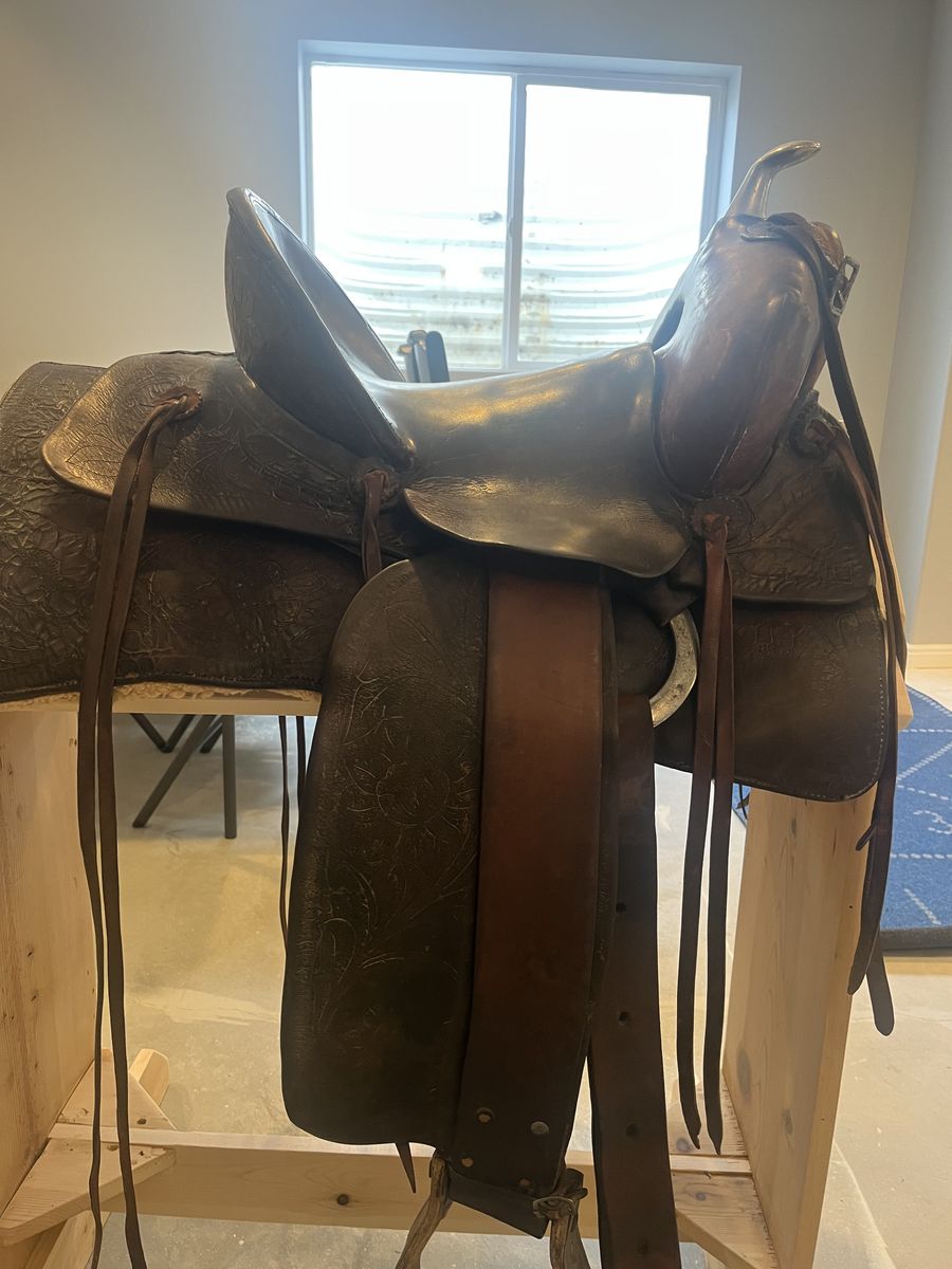 Old time saddle
