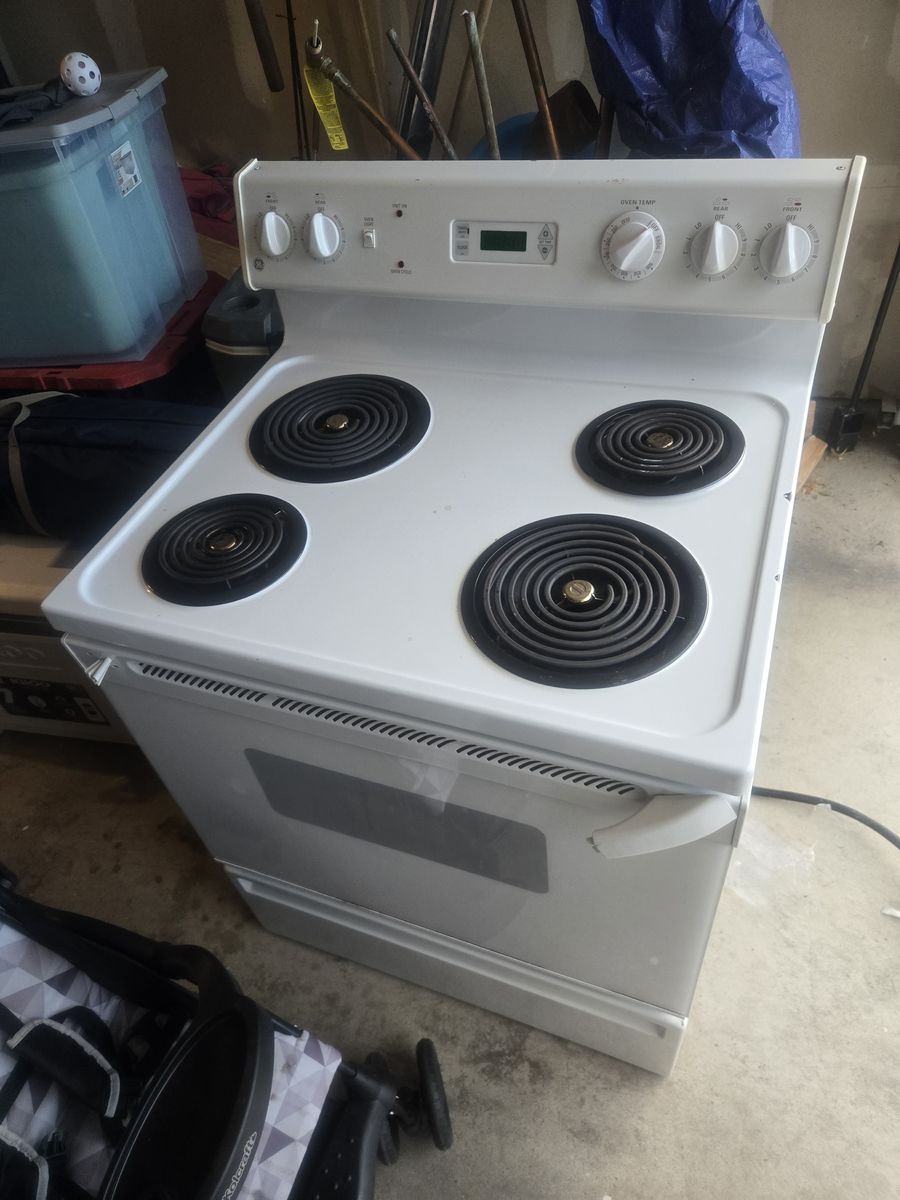 GE Electric Range Stove - White, Coil Burners, Used