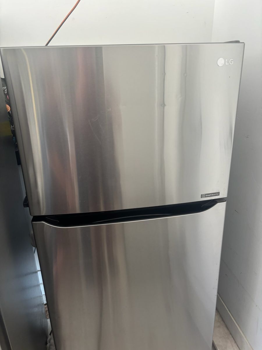 LG Top-Freezer Refrigerator Stainless (Garage)