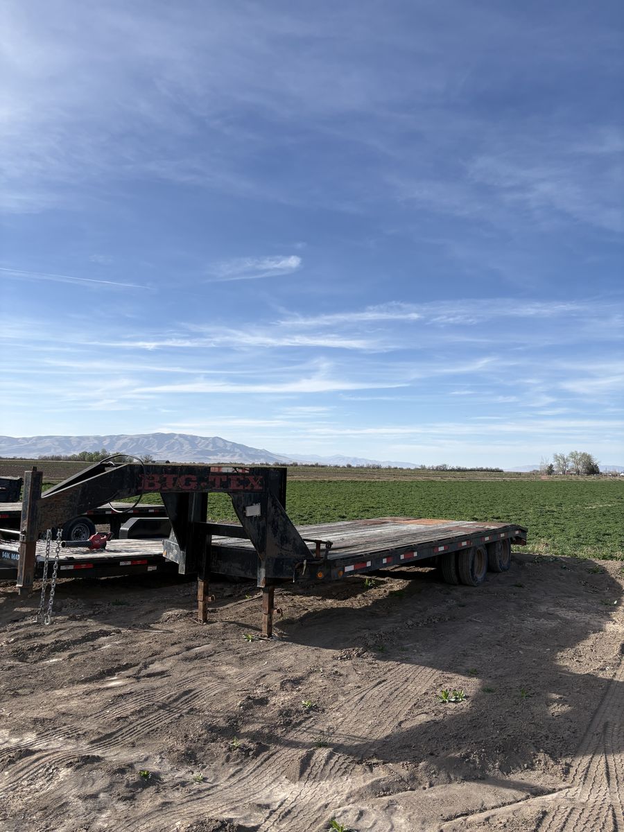 22 Foot Gooseneck Trailer