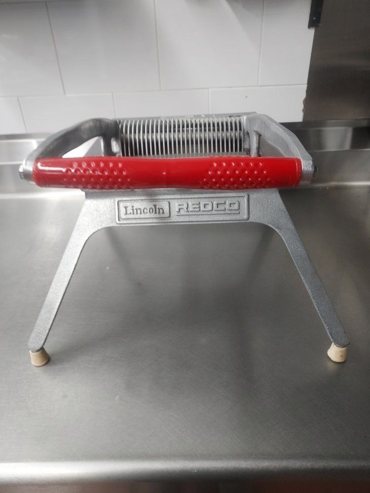 Lettuce King Lettuce Shredder – ¼" Shreds – Good Working Condition