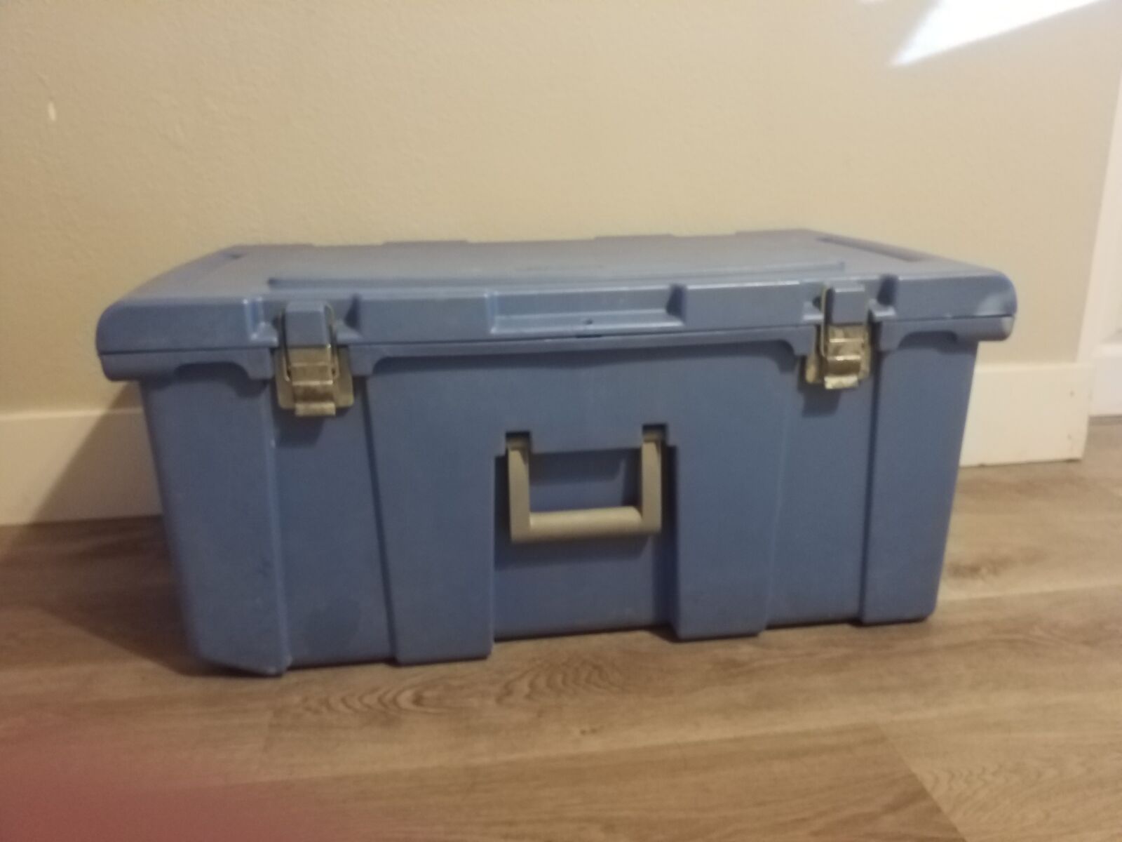 Sterilite Footlocker