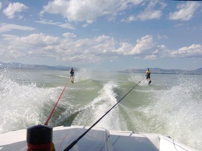 1997 Moomba Boomerang -Reliable, Strong-Pulling Ski Boat