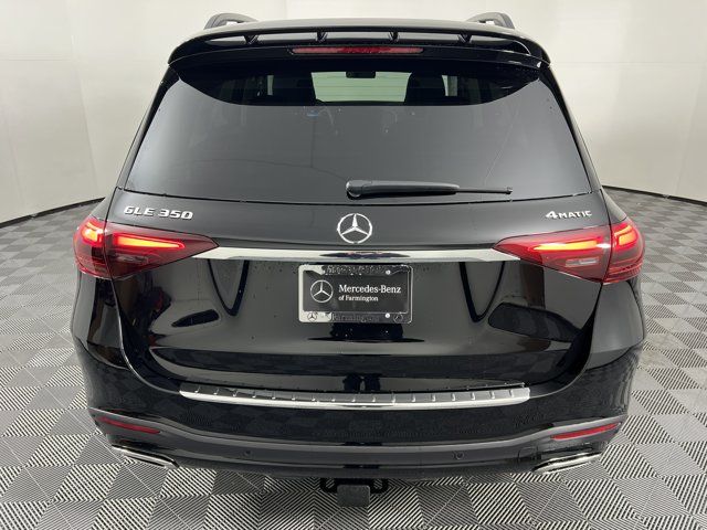 Main image 11