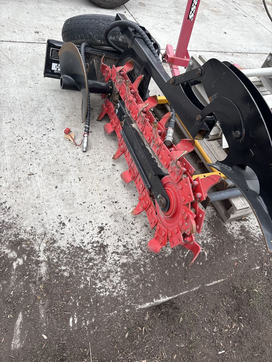 Trencher 40” dingo ride on