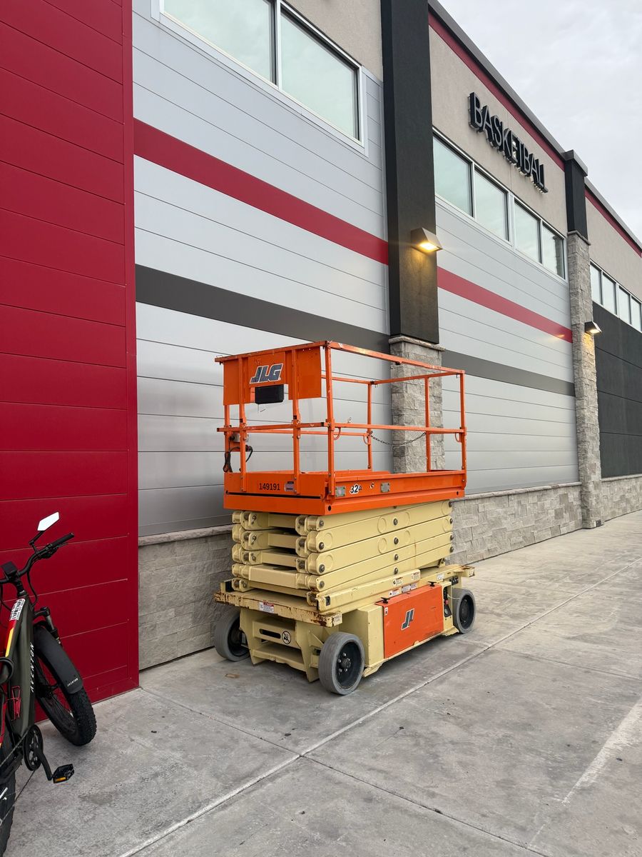 SCISSOR LIFT 19FT - 26FT - 32FT.     RENTAL GENIE - JCB - JLG