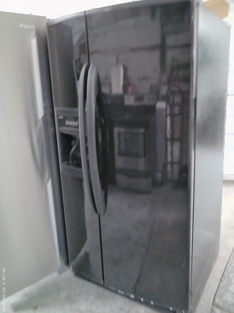 Black 25cf Side by Side~Water and Ice~90 Day Guarantee