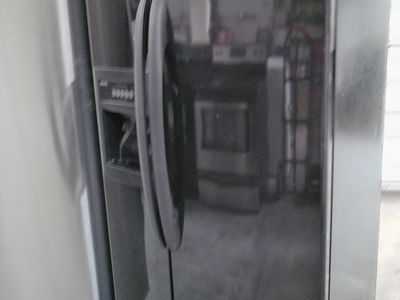 Black 25cf Side by Side~Water and Ice~90 Day Guarantee