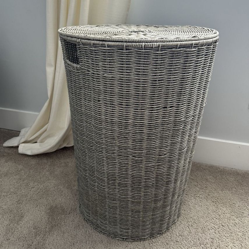 Wicker Storage/Laundry Basket with Lid