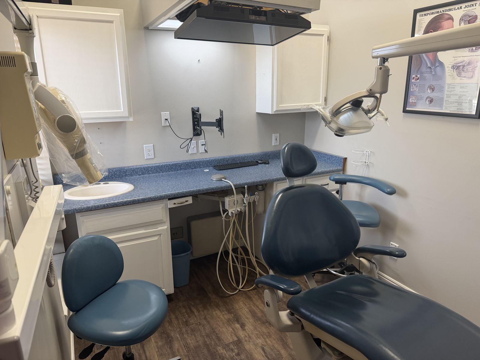 Main image 8