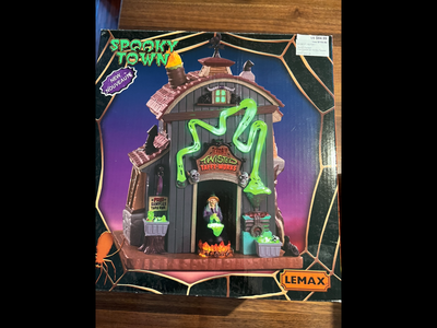 Lemax Spooky Town Terribly Twisted Cottage