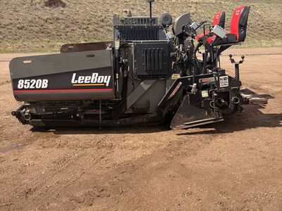 2021 LeeBoy 8520B
