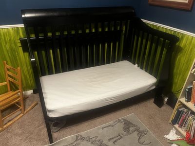 Baby Crib & Toddler Bed