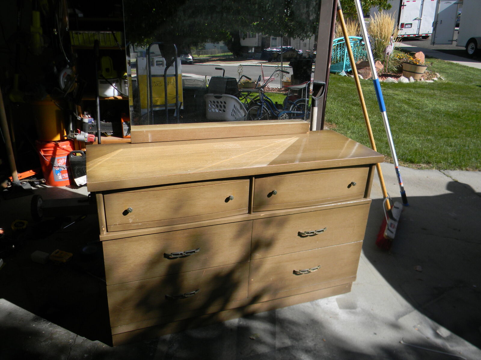 6 drawer vintage dresser with mirror