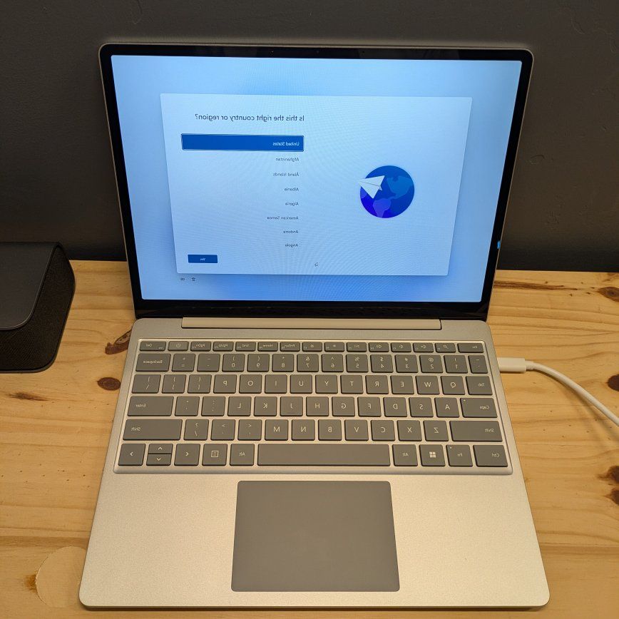 Microsoft Surface Laptop Go 2 - i5-1135G7, 8GB RAM, 128GB SSD