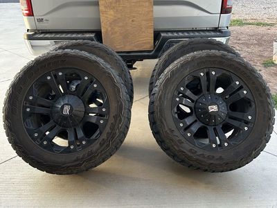 33 Toyo Open Country RT Tires on XD Series Wheels