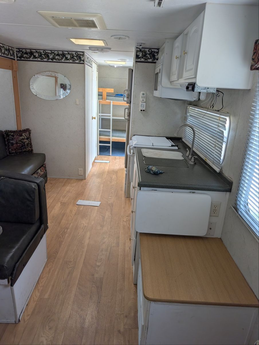 2003 Keystone Outback 25RSS Bunkhouse Travel Trailer – Excellent Condition!