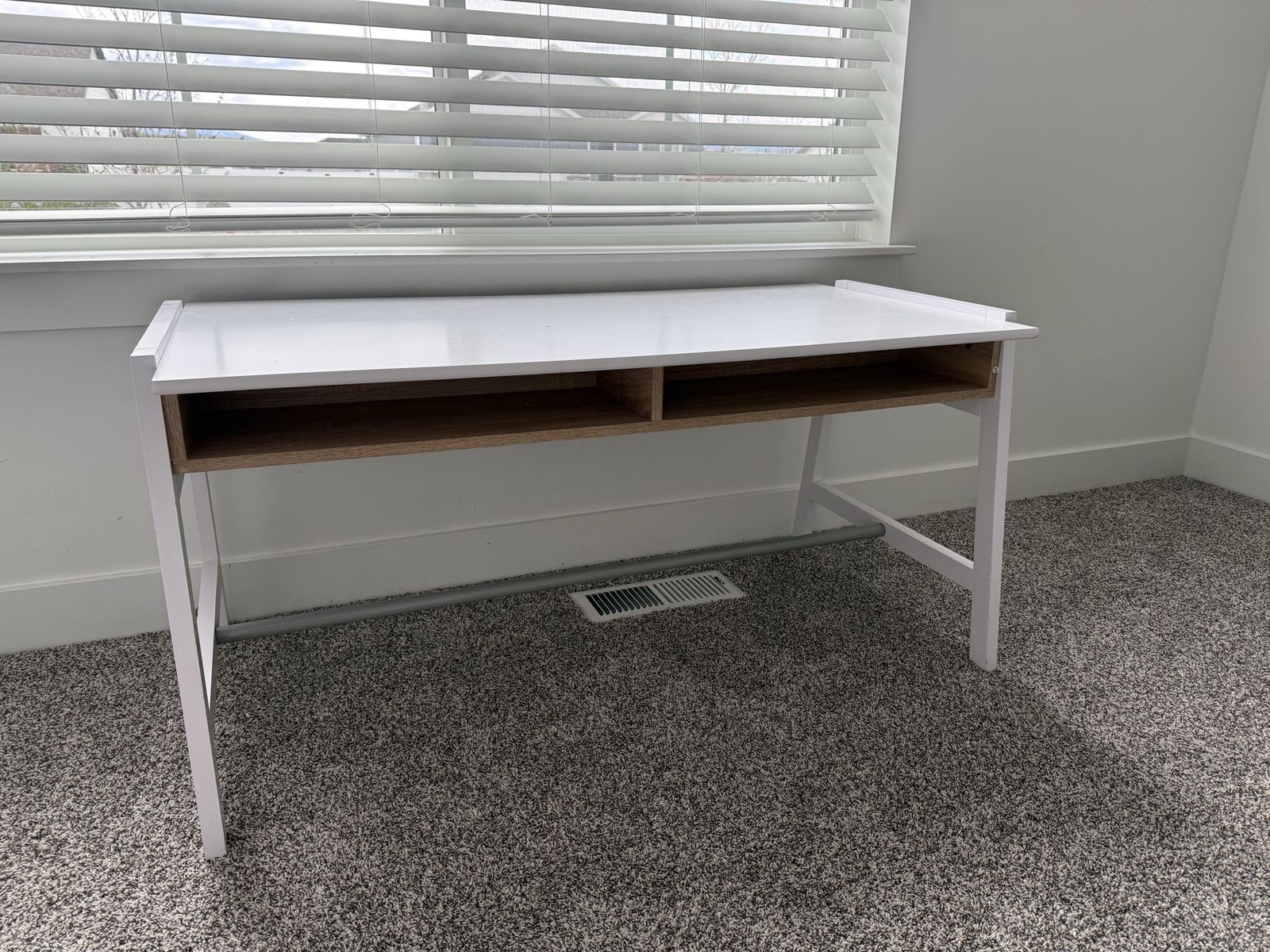 Kids desk