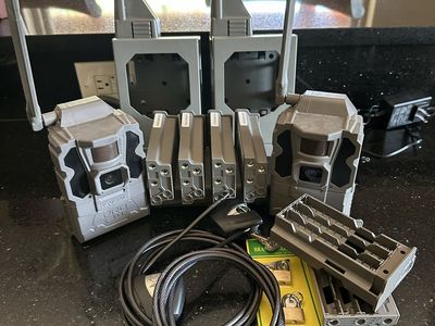 2 - reveal 3.0 trail cameras
