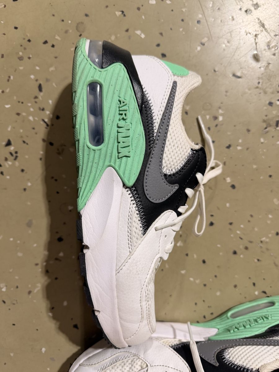Nike Air Max Excee White/Black/Mint Green Youth 6Y (Women's 6.5) Athletic Shoes