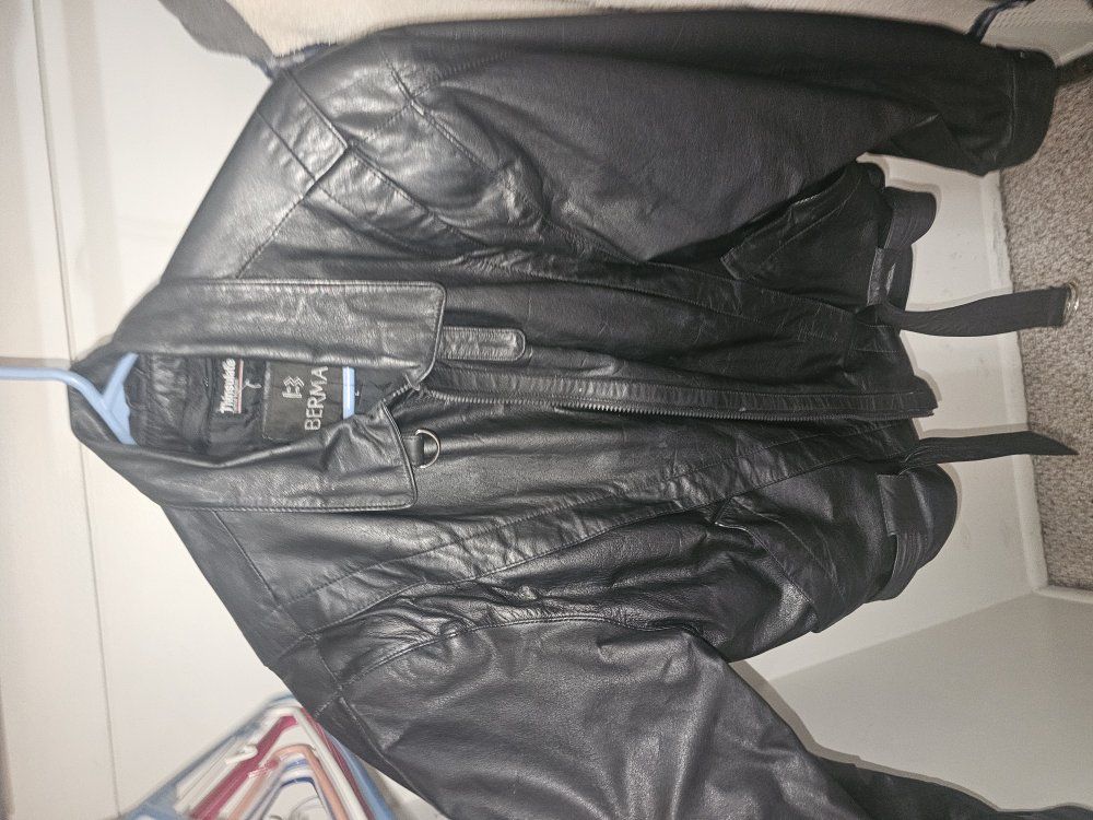 Bermans Black Leather Jacket w Thinsulate