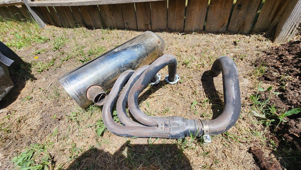 exhaust off a 2019 Yamaha yxz1000r