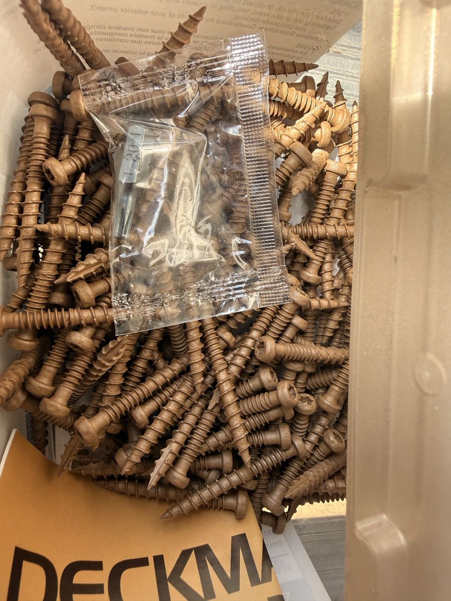 314 total Qty. 157 each unit Deckmate Star Drive Composite Screws #8 x 1-5/8 inch, 2lbs Total, Deck Building Hardware