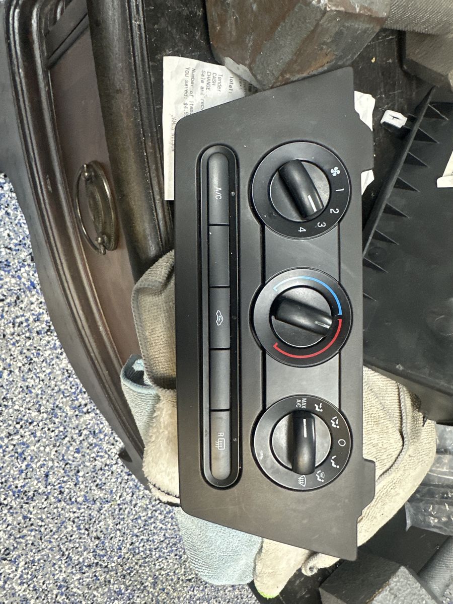 Used Ford Mustang / Fusion AC Heater Climate Control Unit, Black, Excellent Condition