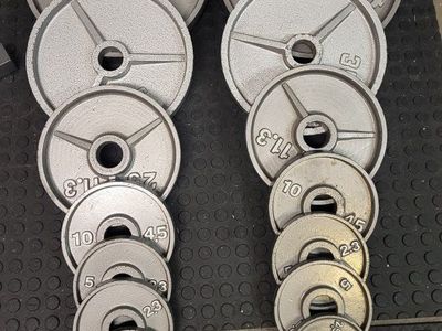Weights 255 pounds